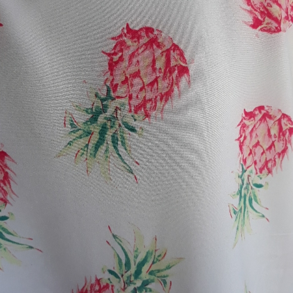 NWT Womens Pineapple Print Tank Top. - Picture 6 of 6